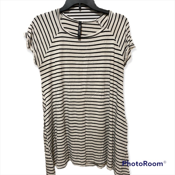 lovely souls Tops - FREE WITH ANY BUNDLE PURCHASE OF TWO OR MORE NON FREE ITEMS!! Maternity Shirt